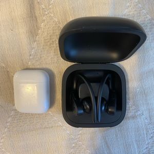 Apple Powerbeats and Airpods - USED